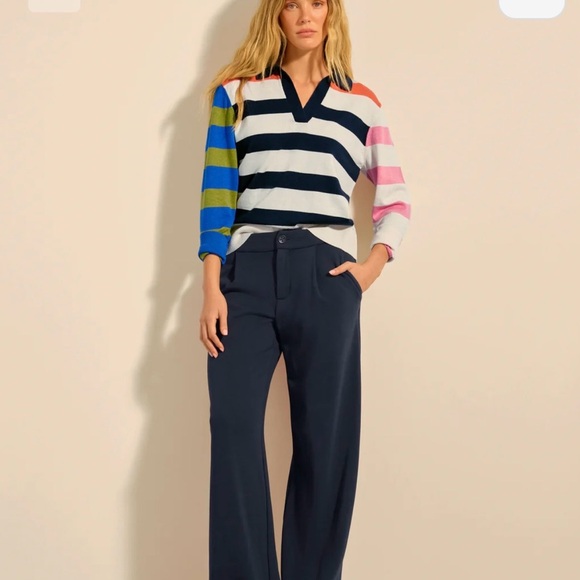 CAbi Pants - CAbi Navy Wide-Leg Trousers with Tailored Front SZ L